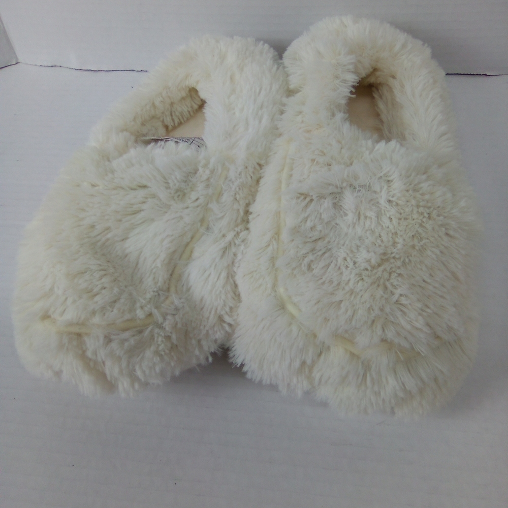 WARMIES. Cozy Cream Women's Slippers MICROWAVE HEAT NEW NO TAG SIZE 9/10 - Picture 1 of 7